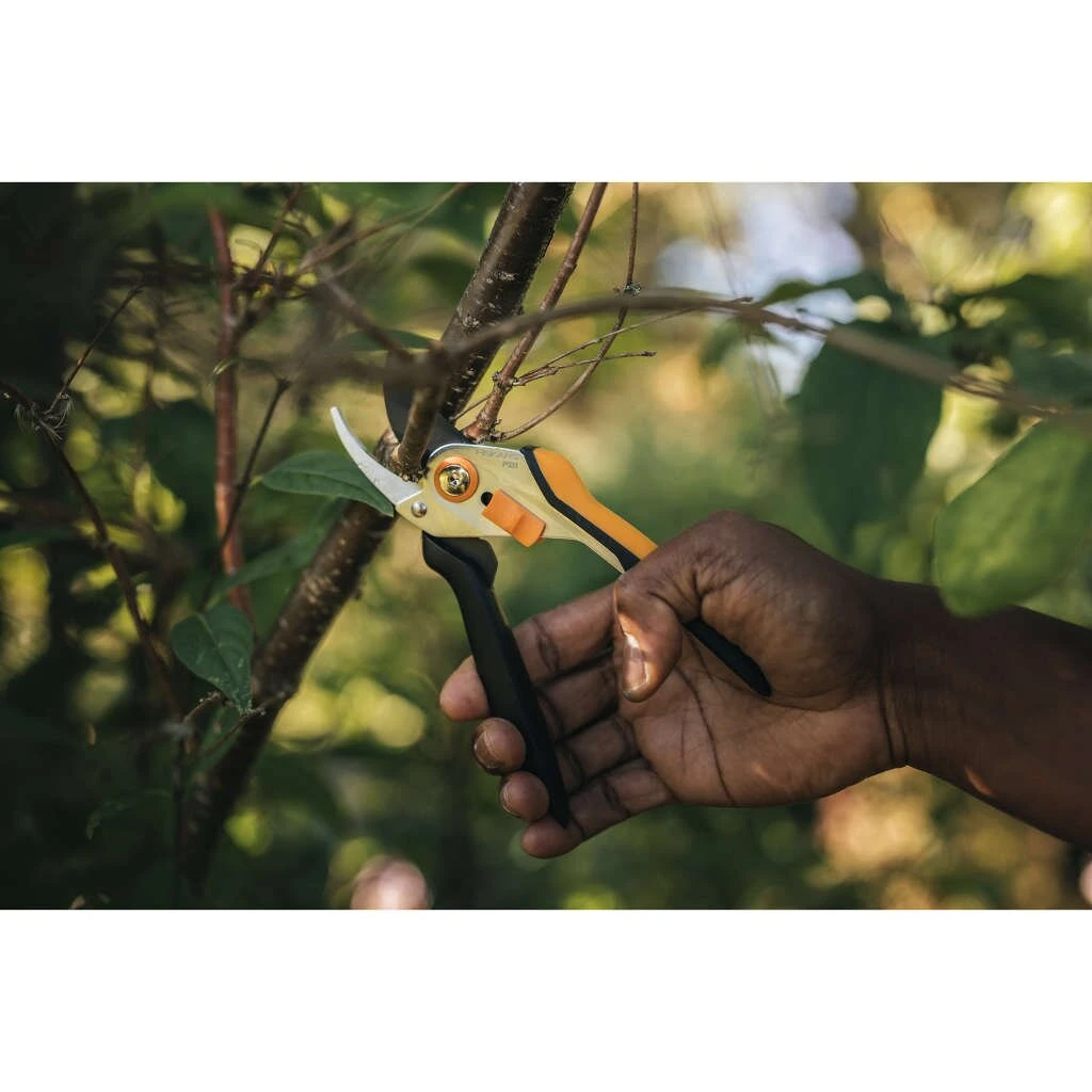 Fiskars Solid Metal Snoeischaar Bypass P331 2 Fiskars Solid Metal Snoeischaar Bypass P331 - Afbeelding 2